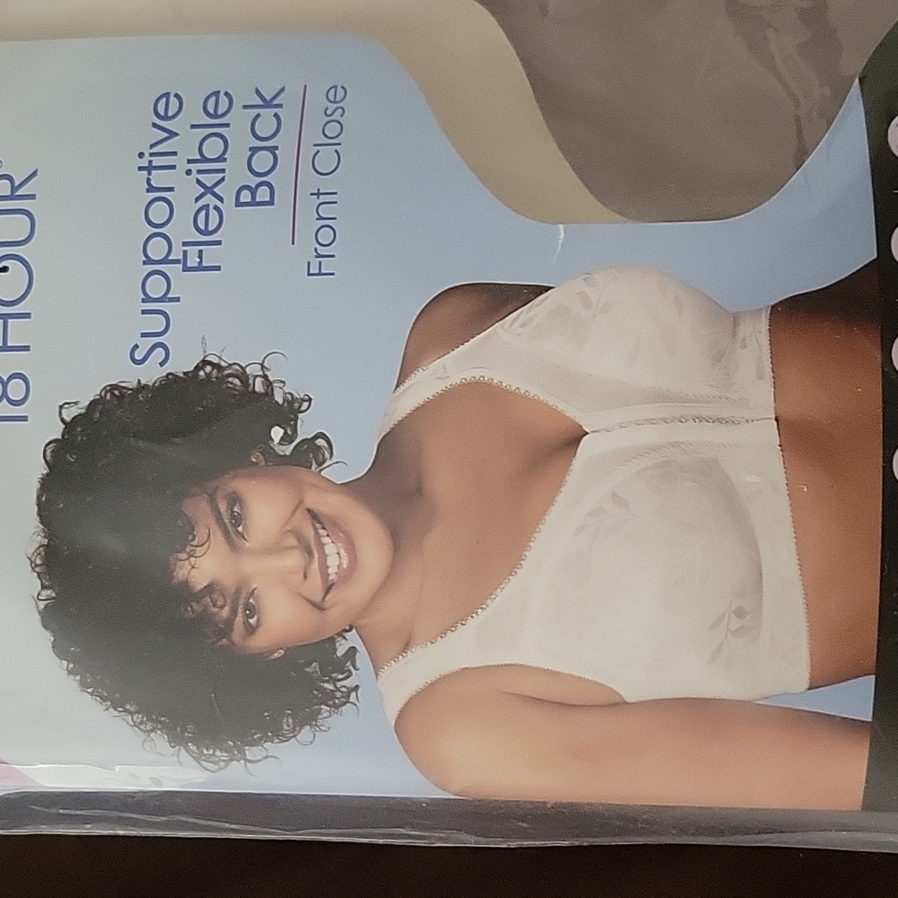 BRAND NEW Playtex 18 hour wire free front closure bra style 4695